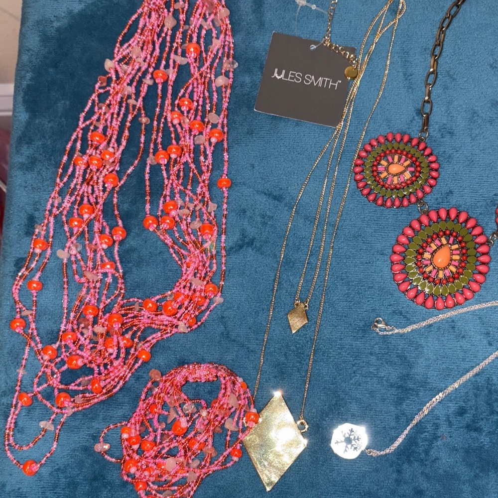 Assorted Jewelry Collection - Picture 3 of 8